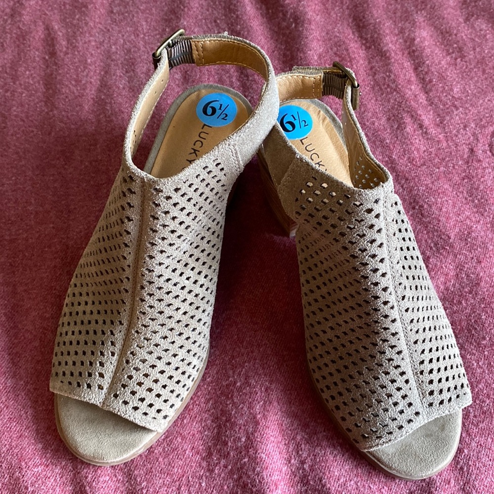 Lucky Brand Women’s 6.5 Brown Suede heel open toe